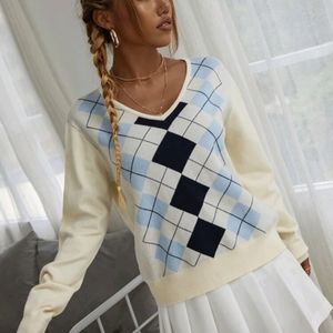 Argyle Pattern V-Neck Sweater